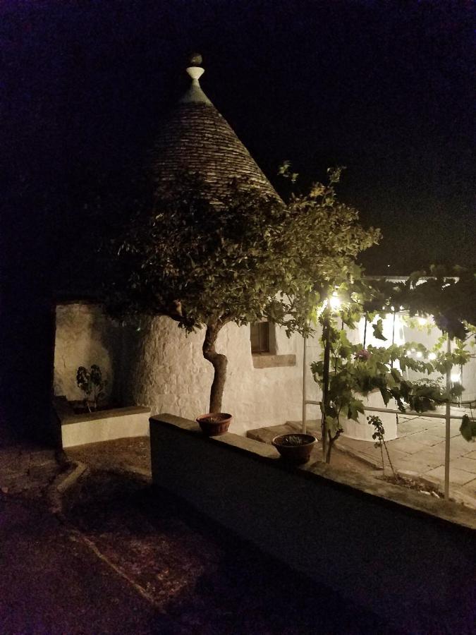 אלברובלו Antico Trullo Immerso Nella Campagna מראה חיצוני תמונה
