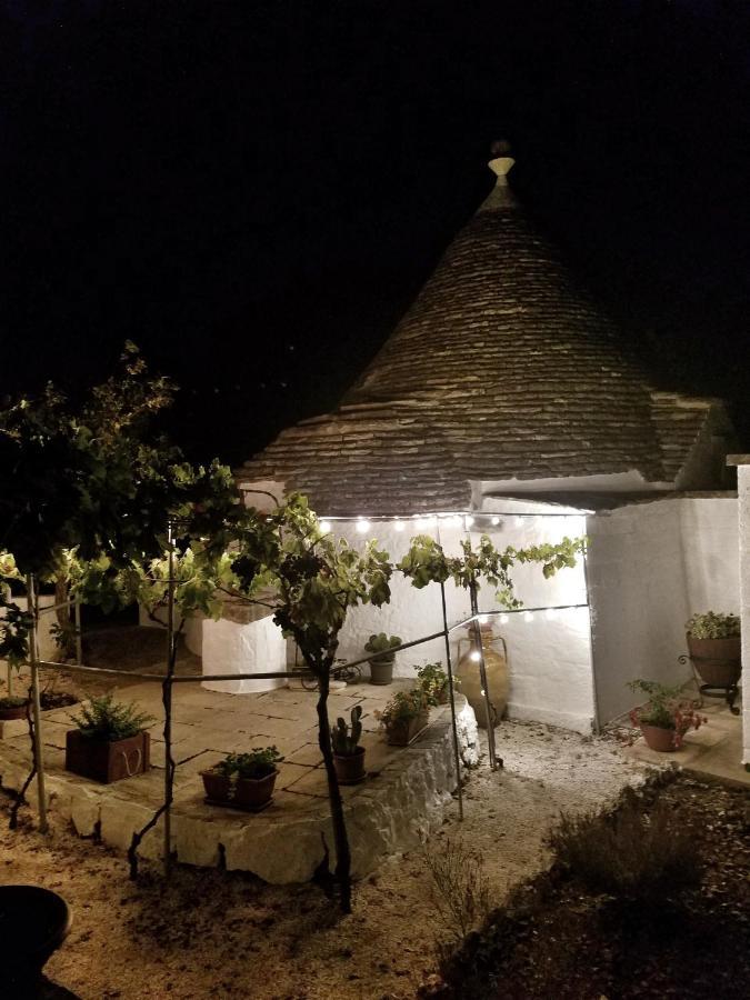 אלברובלו Antico Trullo Immerso Nella Campagna מראה חיצוני תמונה